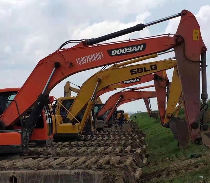 挖掘機(jī)出租